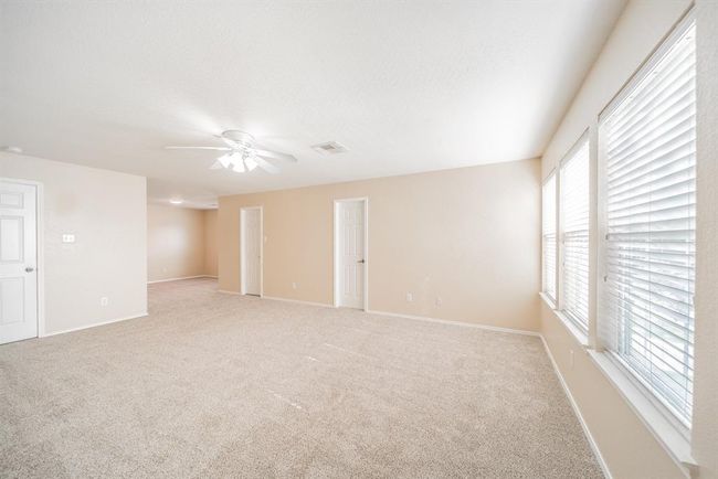 Super Large Primary w/ sitting room (or office)!! | Image 11
