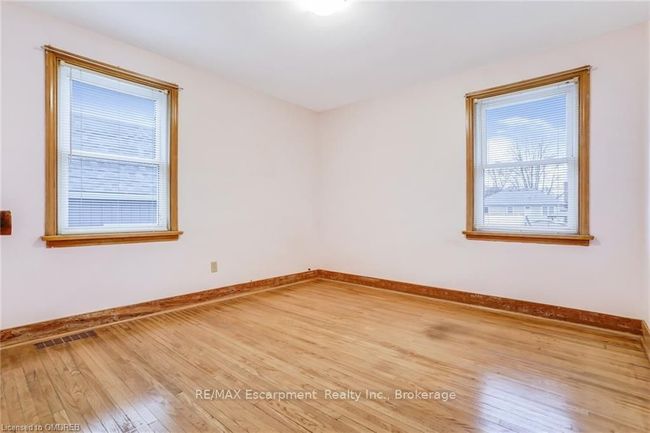 22 Ghent St, House other with 5 bedrooms, 2 bathrooms and 4 parking in Saint Catharines ON | Image 10