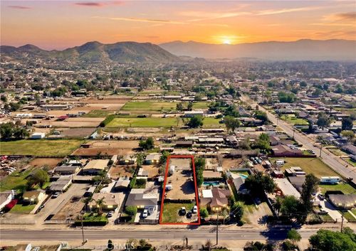642 7th St, Norco, CA, 92860-1525 | Card Image