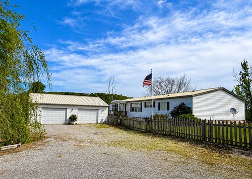 2025 Central Hill Rd, Grantsburg, IL, 62943-2036 | Card Image