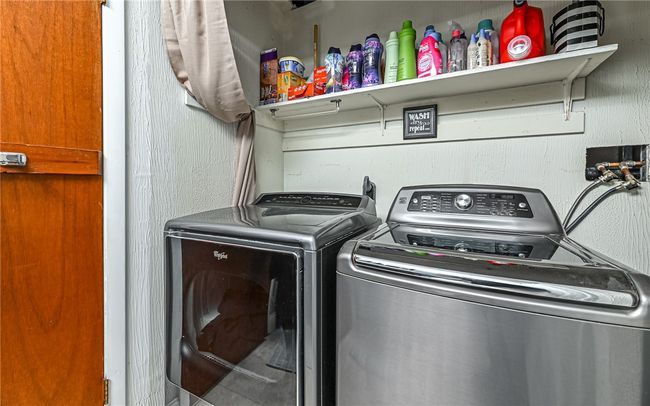 APT-1 - 250 Waverly Ave, Condo with 2 bedrooms, 2 bathrooms and null parking in West View PA | Image 16