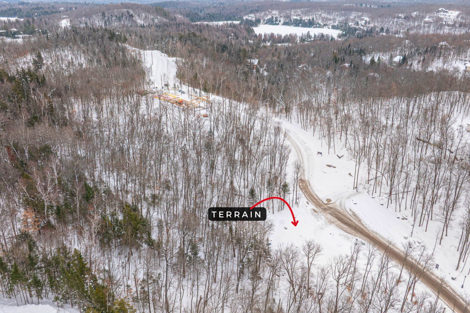 Land in Saint-Sauveur 4