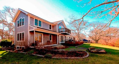27 Beach Plum Ln, Chilmark, MA, 02535-1843 | Card Image