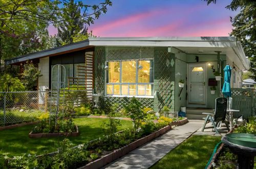 3725 41 Street Sw, Calgary, AB, T3E3L6 | Card Image