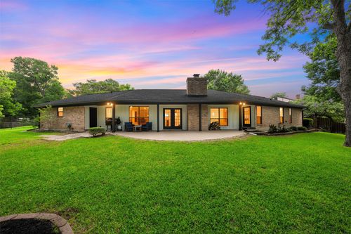 3241 Village Park Dr, Waco, TX, 76708-1581 | Card Image