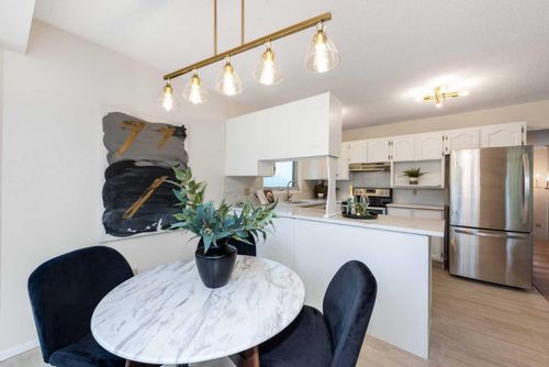 47 Hawkstone Dr Nw, Calgary, AB, T3G2X3 | Card Image