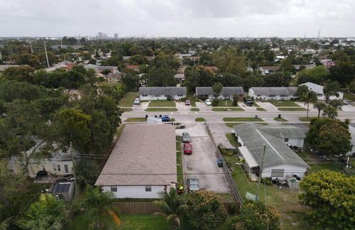3-327 Silver Beach Rd, Lake Park, FL, 33403-3412 | Card Image