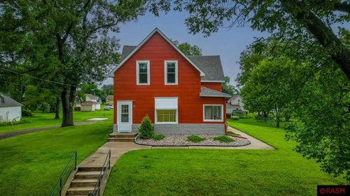 22 Estes Ave Nw, Madelia, MN, 56062-1012 | Card Image