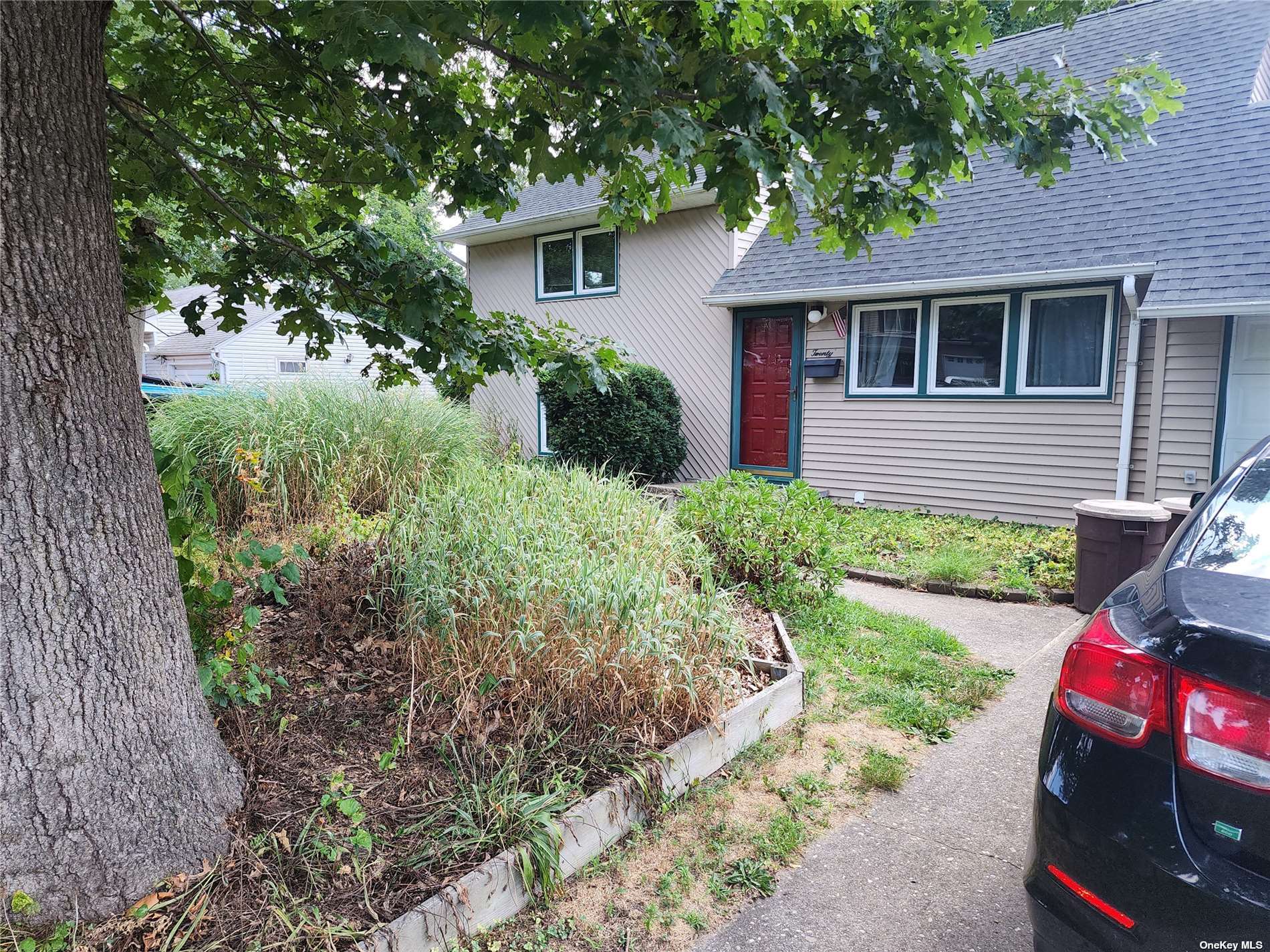 Irving Pl, Islip Terrace, NY 11752