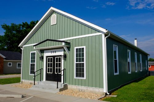 208 N Main St, Versailles, IN, 47042-9582 | Card Image