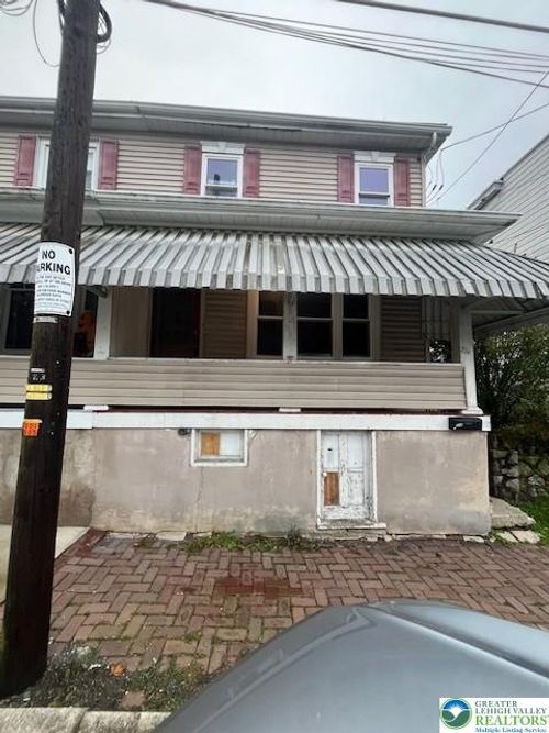 214 W Bertsch St, Lansford, PA, 18232-1805 | Card Image