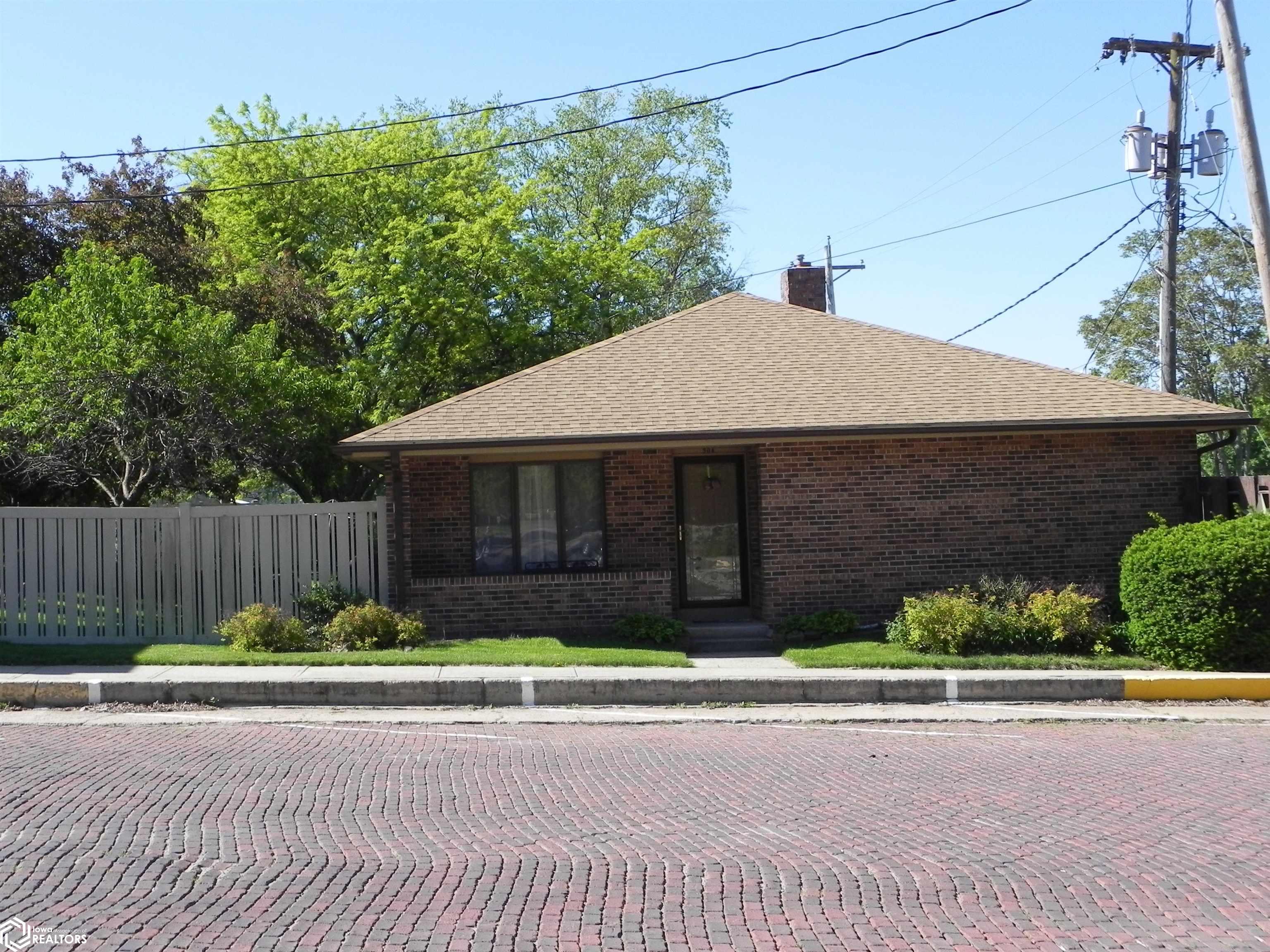 Jefferson St, Bedford, IA 50833