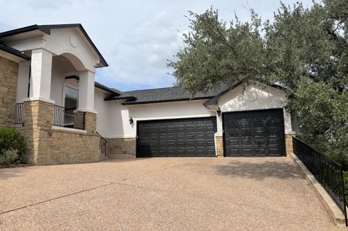 17109 Northlake Hills Dr, Jonestown, TX, 78645-4453 | Card Image