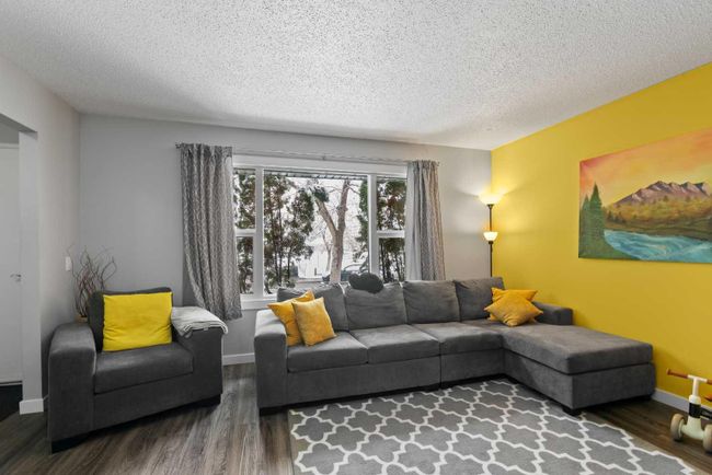 719 Whitehill Way Ne, Home with 3 bedrooms, 1 bathrooms and 2 parking in Calgary AB | Image 7