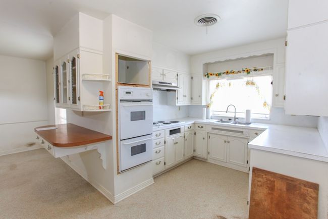 2608 E 24 Th St, House other with 3 bedrooms, 3 bathrooms and 2 parking in Big Spring TX | Image 17