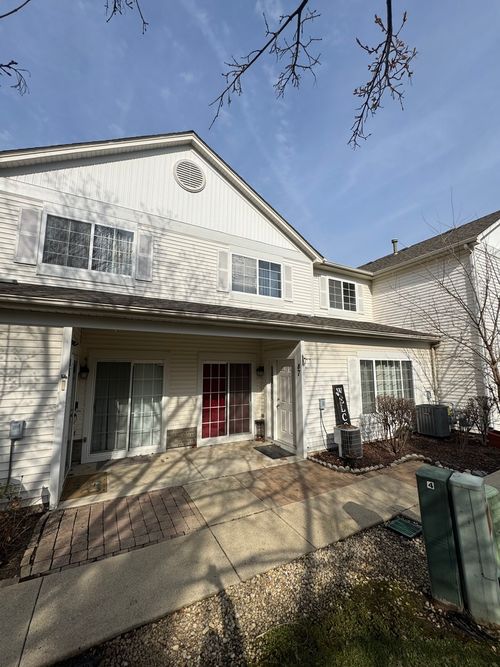 87 Braxton Ln, Aurora, IL, 60504-6672 | Card Image