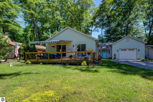 4125 Peninsular Shores Dr, Grawn, MI, 49637-9556 | Card Image