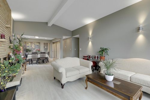 2624 Kitchener St, Vancouver, BC, V5K3C8 | Card Image