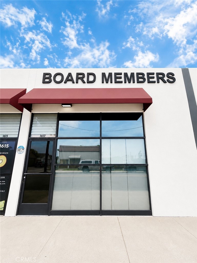 Commercial Lease in Huntington Beach