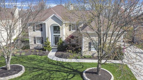 2935 Laura Pl, Lewis Center, OH, 43035-8046 | Card Image