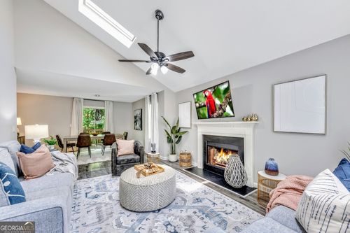 4210 Lakes End Dr Nw, Kennesaw, GA, 30144-5111 | Card Image