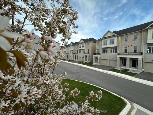 305-1655 Palmer'S Sawmill Rd, Pickering, ON, L1X0R3 | Card Image