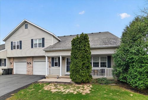 957 Chandler Ln, Sun Prairie, WI, 53590-4446 | Card Image
