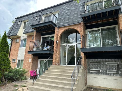 301-15B E Dundee Quarter Dr, Palatine, IL, 60074-1671 | Card Image