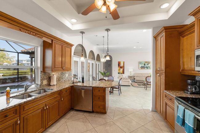 4937 Oxford Dr, House other with 3 bedrooms, 2 bathrooms and null parking in SIESTA KEY FL | Image 12