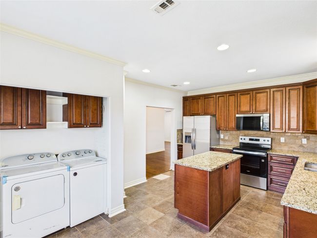 927 Centre St, House other with 3 bedrooms, 2 bathrooms and null parking in Dallas TX | Image 6