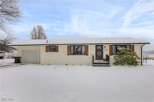 10190 Valleydale St Se, Magnolia, OH, 44643-9731 | Card Image