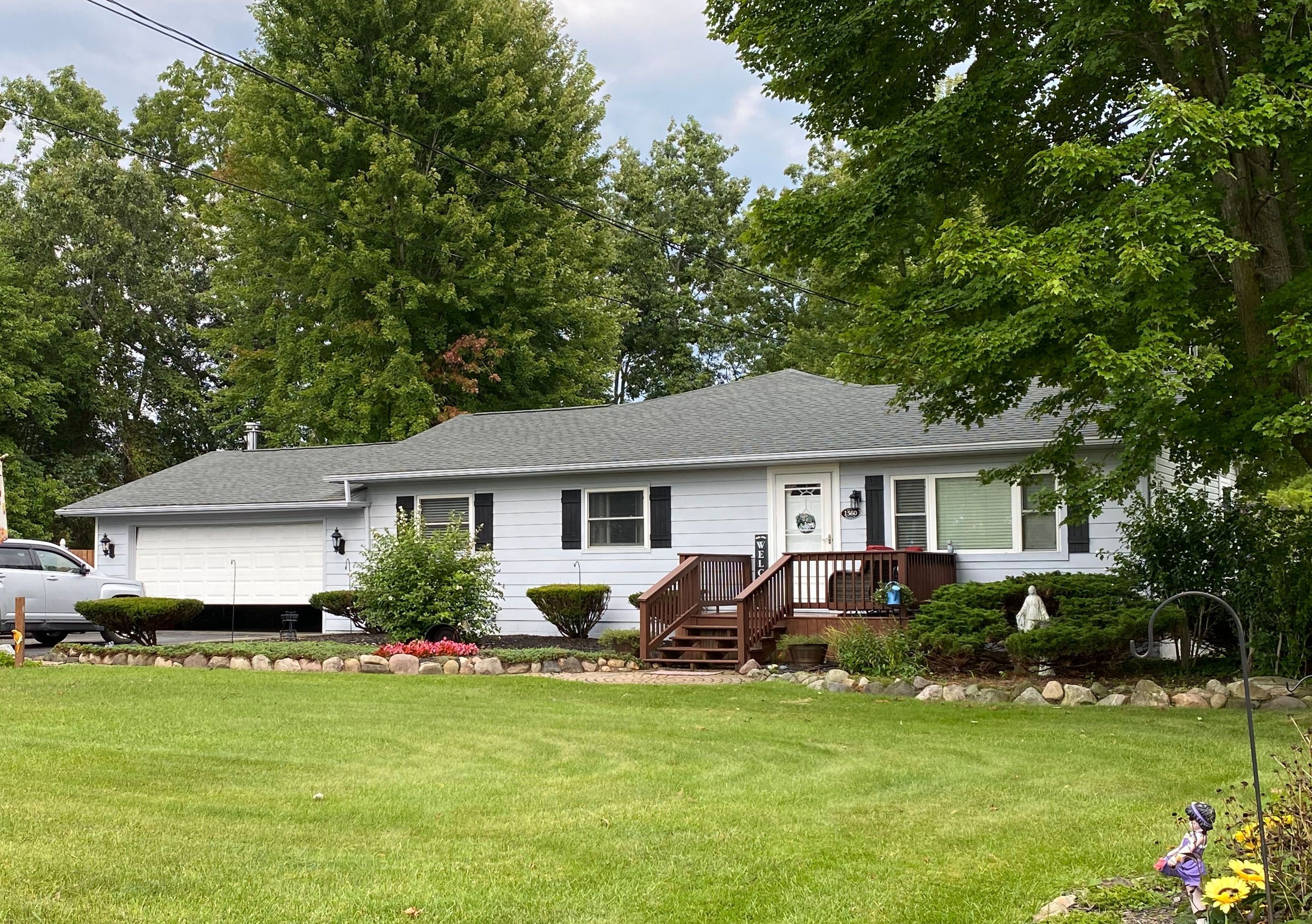Shoreline Dr, Hartland, MI 48353