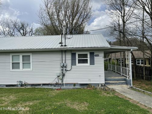 440 W Outer Dr, Oak Ridge, TN, 37830-3817 | Card Image