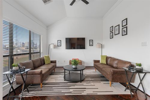 3412 St Emanuel St, Houston, TX, 77004-4262 | Card Image