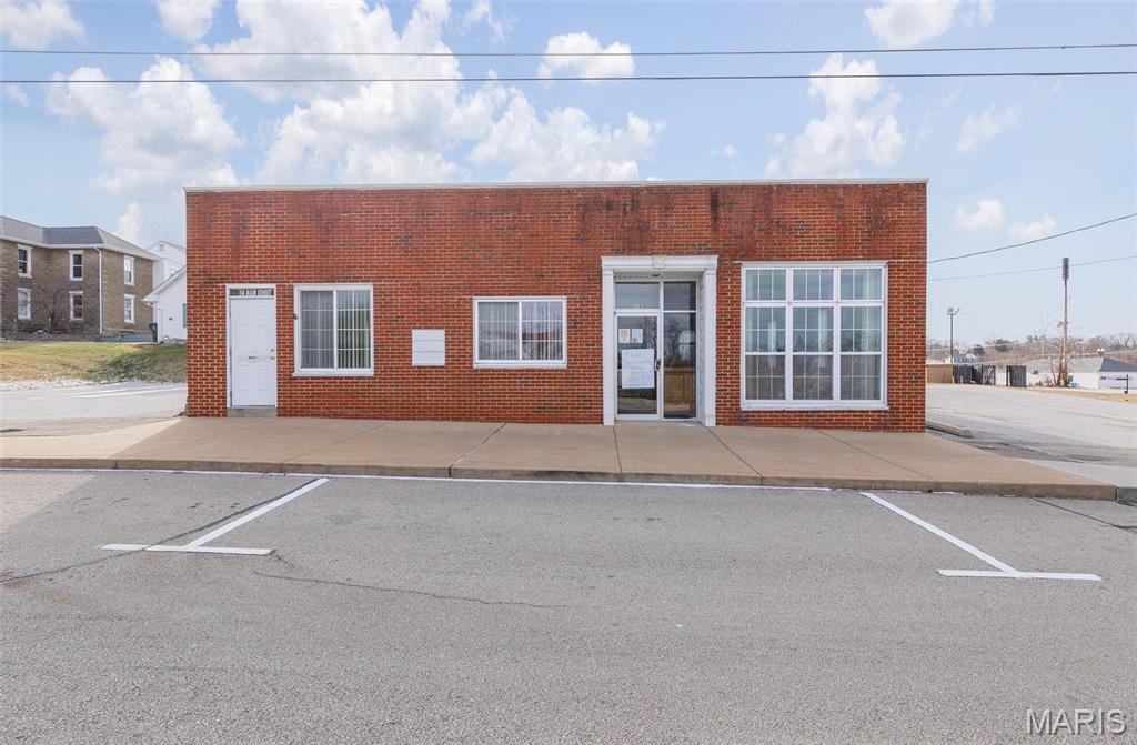 114 Main St, Hillsboro, MO 63050