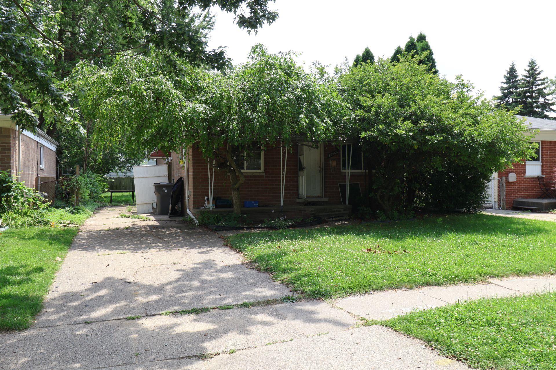 Webster St, Clinton Township, MI 48035