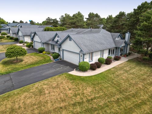 984 Bay View Cir, Mukwonago, WI, 53149-1732 | Card Image