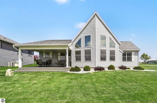 6628 Spinnaker Rd, Crystal, MI, 48818-8667 | Card Image