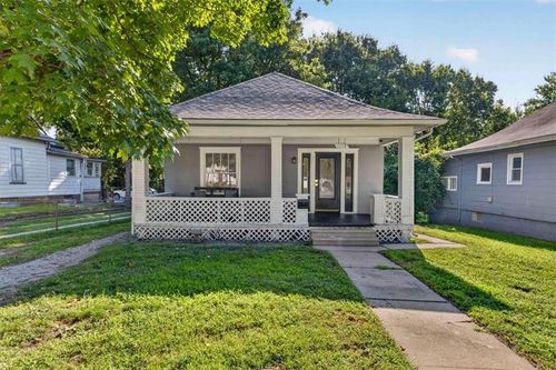 1117 S Noland Rd, Independence, MO, 64050-4559 | Card Image