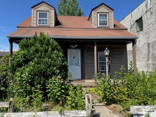 1002 Charles St, North Providence, RI, 02904-5071 | Card Image