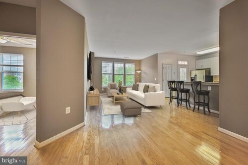 apt-305-130 Chevy Chase St, GAITHERSBURG, MD, 20878-5549 | Card Image