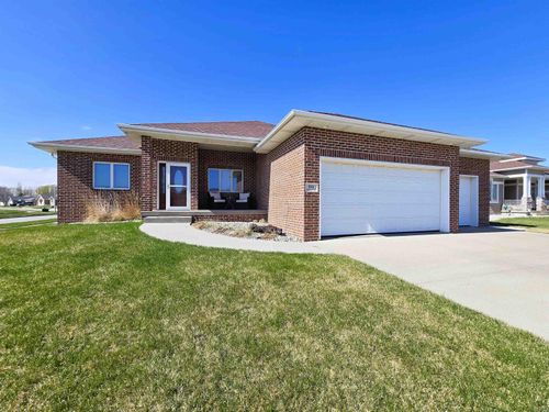 901 Rockwood Ct, Sergeant Bluff, IA, 51054-6511 | Card Image