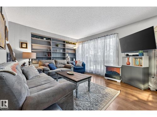 166 Grandin Vilge, St Albert, AB, T8N2J3 | Card Image