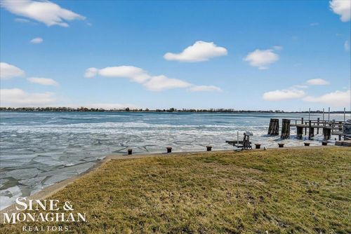 6200 River Road, East China Township, MI, 48054 | Card Image