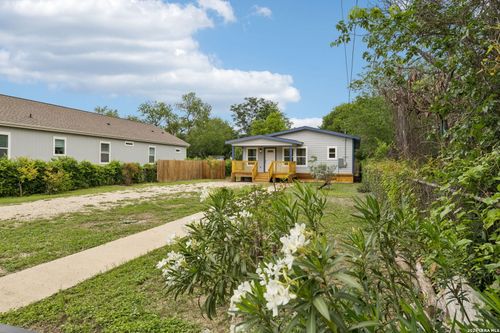 426 Ike St, San Antonio, TX, 78211-4204 | Card Image
