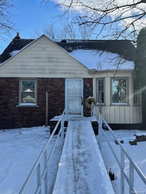 16200 Novara St, Detroit, MI, 48205-2520 | Card Image