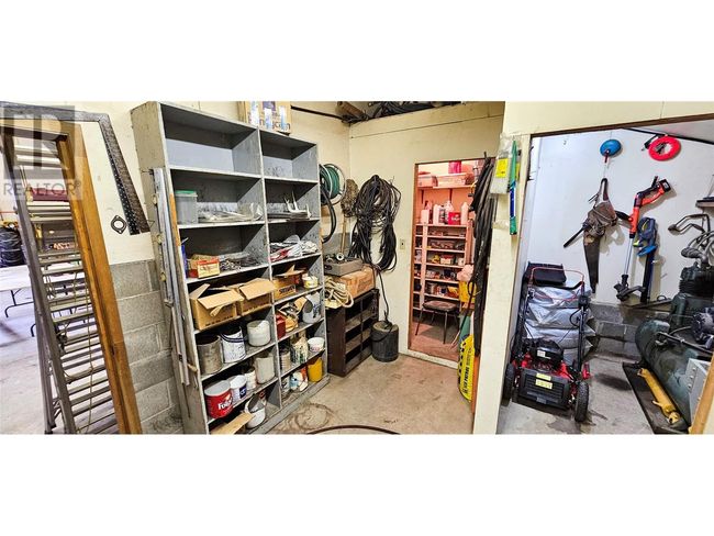 3705 Kahn Rd, House other with 4 bedrooms, 2 bathrooms and null parking in Cranbrook BC | Image 32