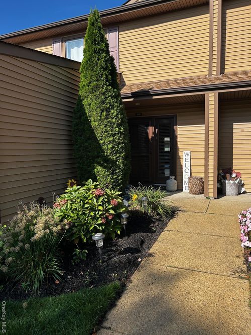 apt-605-100 Daly Blvd, Oceanside, NY, 11572-6006 | Card Image