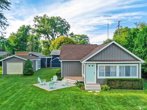 7477 Aspen Rd, Lexington, MI, 48450-8998 | Card Image