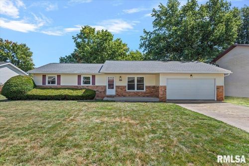 88 Michele Dr, Pawnee, IL, 62558-9709 | Card Image